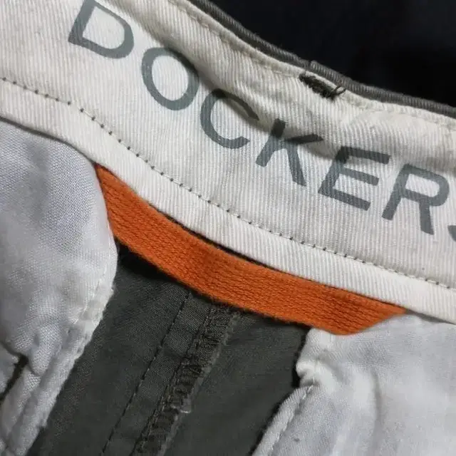 DOCKERS 남성 면반바지(30)