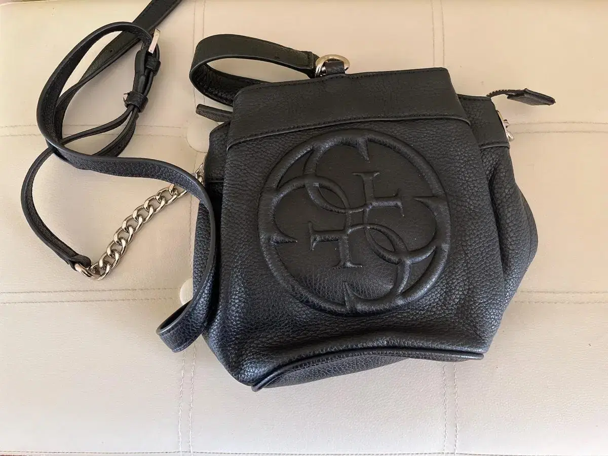 Geth Crossbody Bag