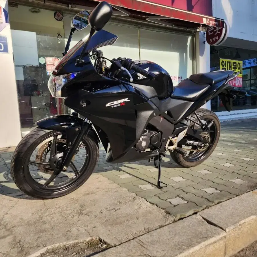 cbr125