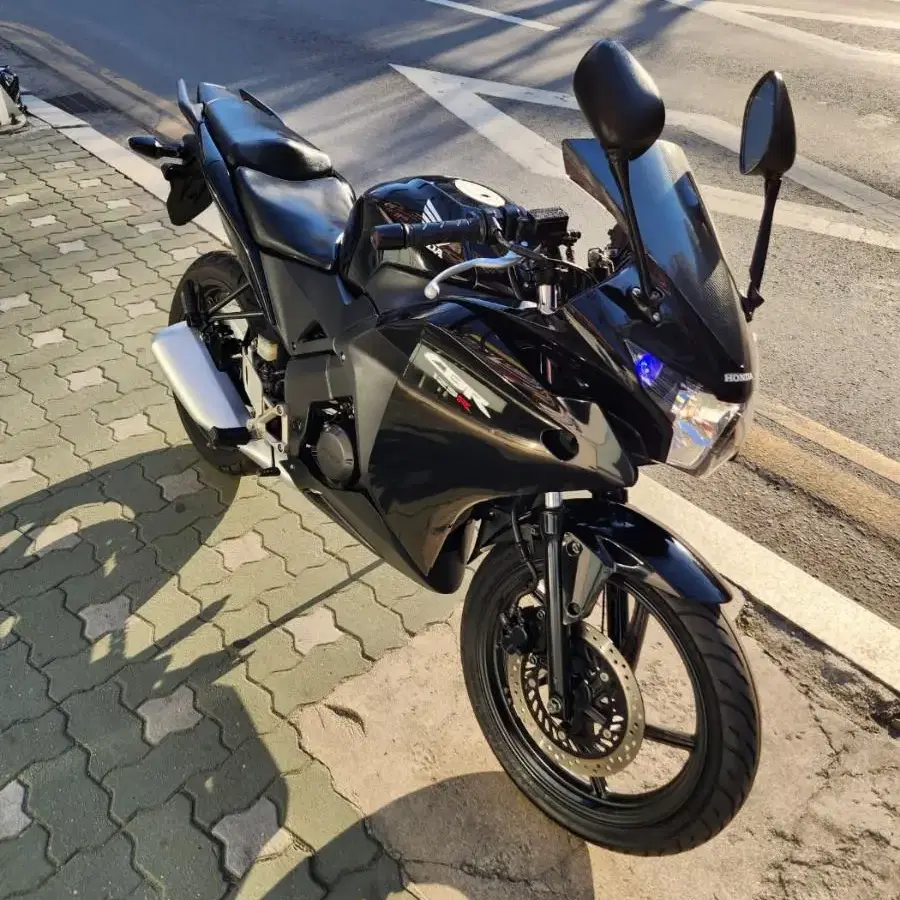 cbr125