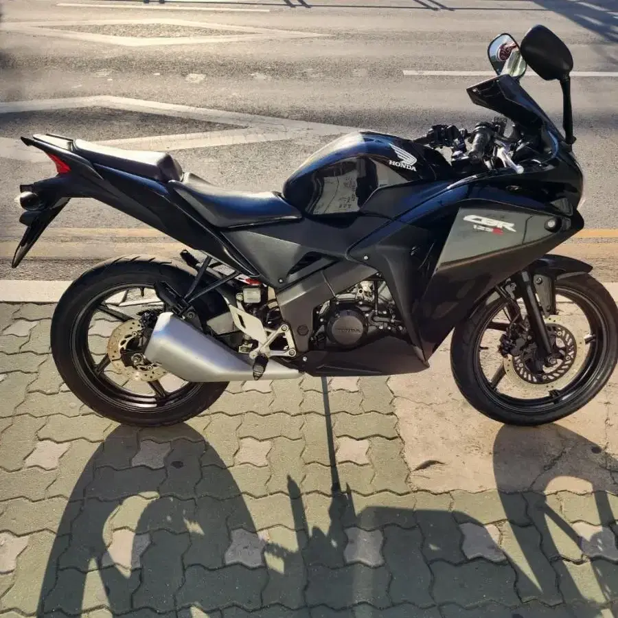 cbr125