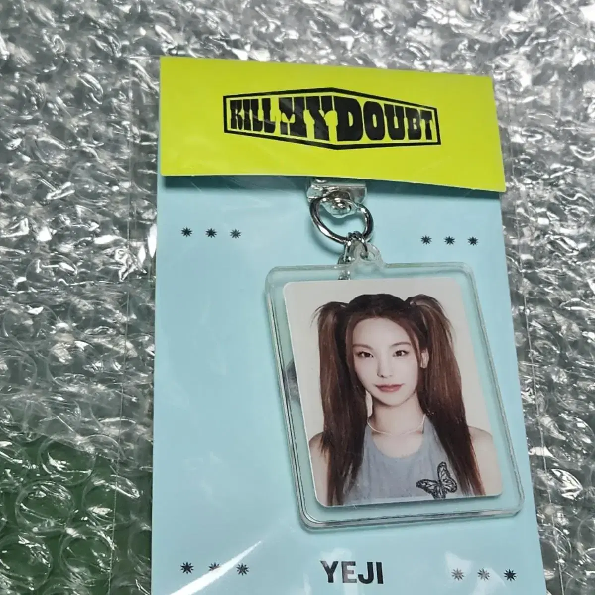 acrylic keyring yeji