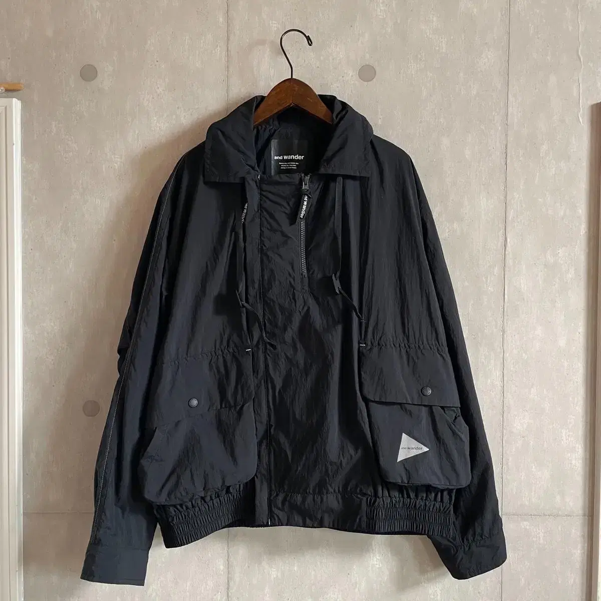 앤드원더 water repellent light jacket 새제품 L