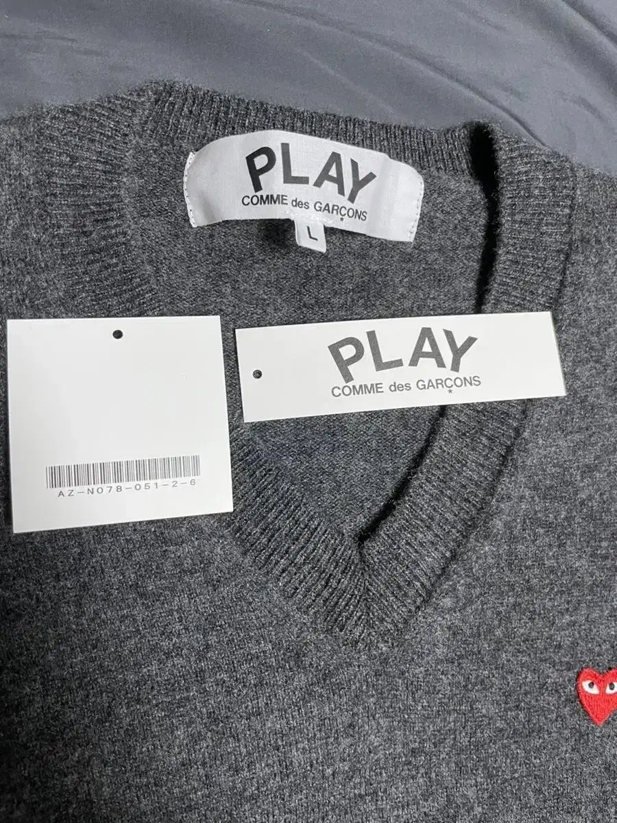 Comme des Garçons Song V-neck knit L