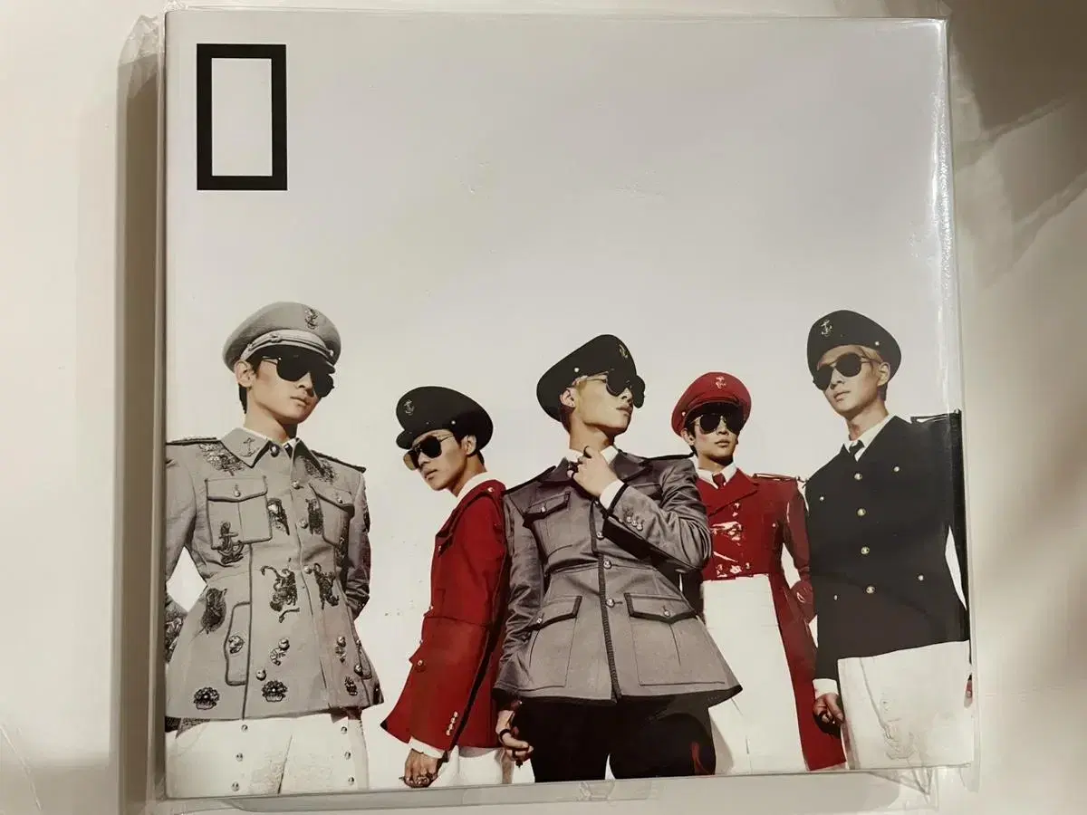 Shinee album Eblebar unsealed (no components)