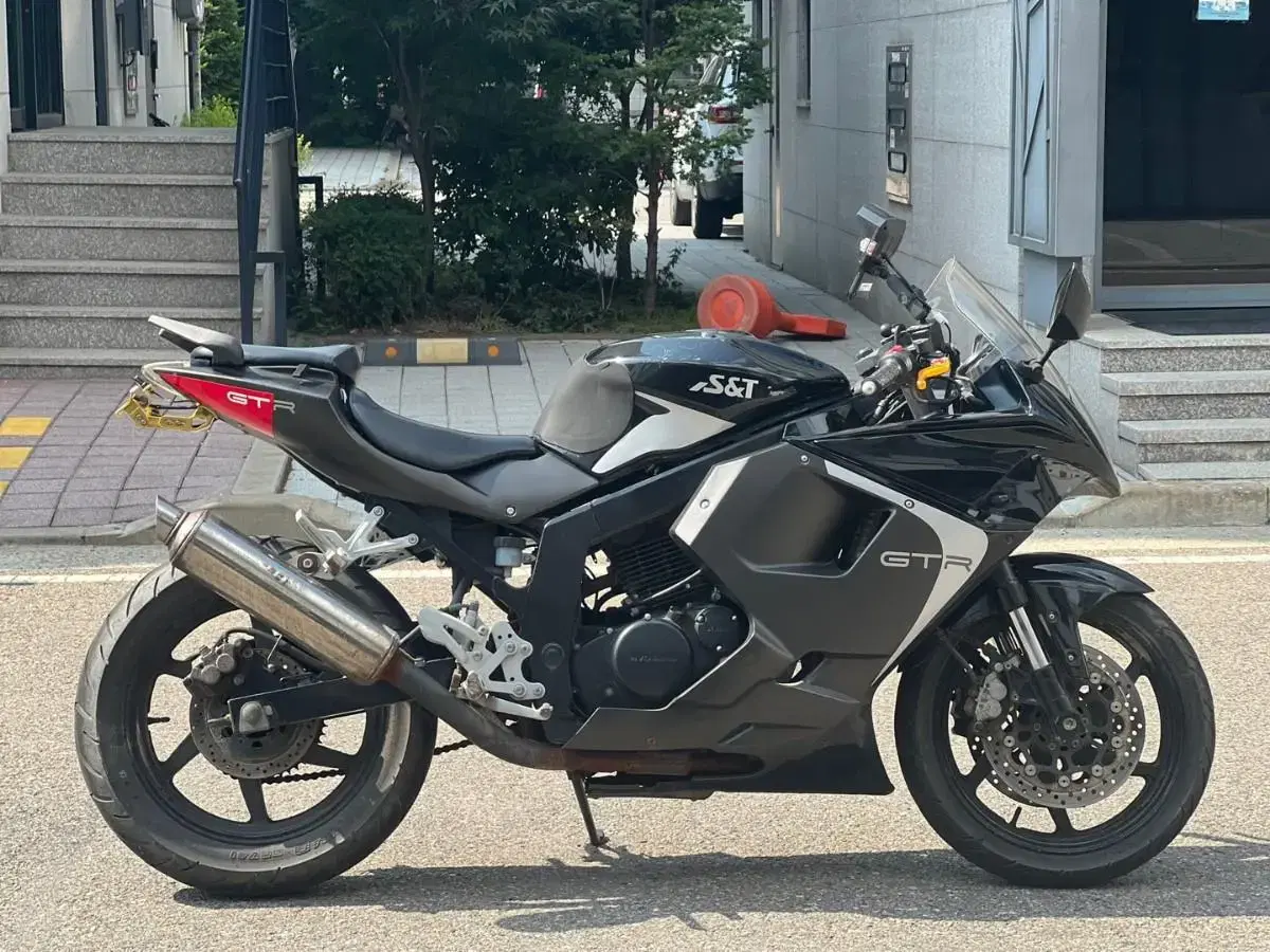 코멧125cc 15년식 145만원 카울상태s급