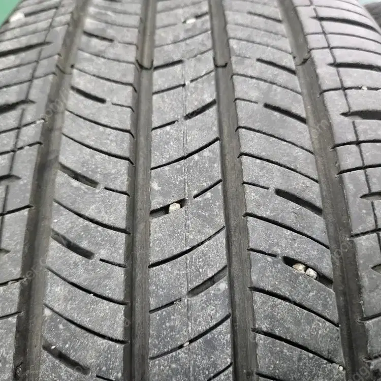 중고타이어 금호 제품 215/55R18 & 2155518 4개 팝니다.