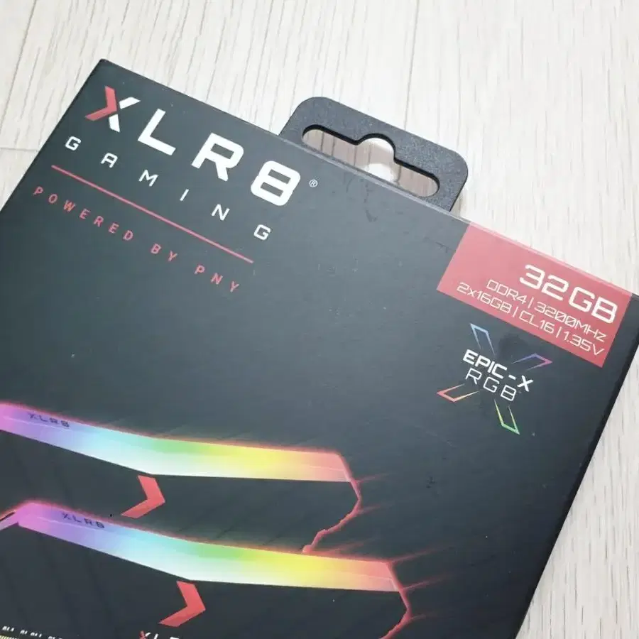 [안전거래] 미개봉 PNY XLR8 DDR4-3200 EPIC-X RGB