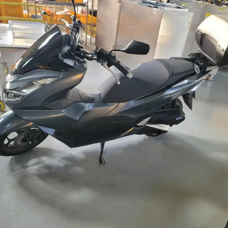 pcx abs 22년9월 출고 900km 판매.