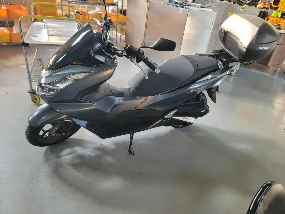 pcx abs 22년9월 출고 900km 판매.