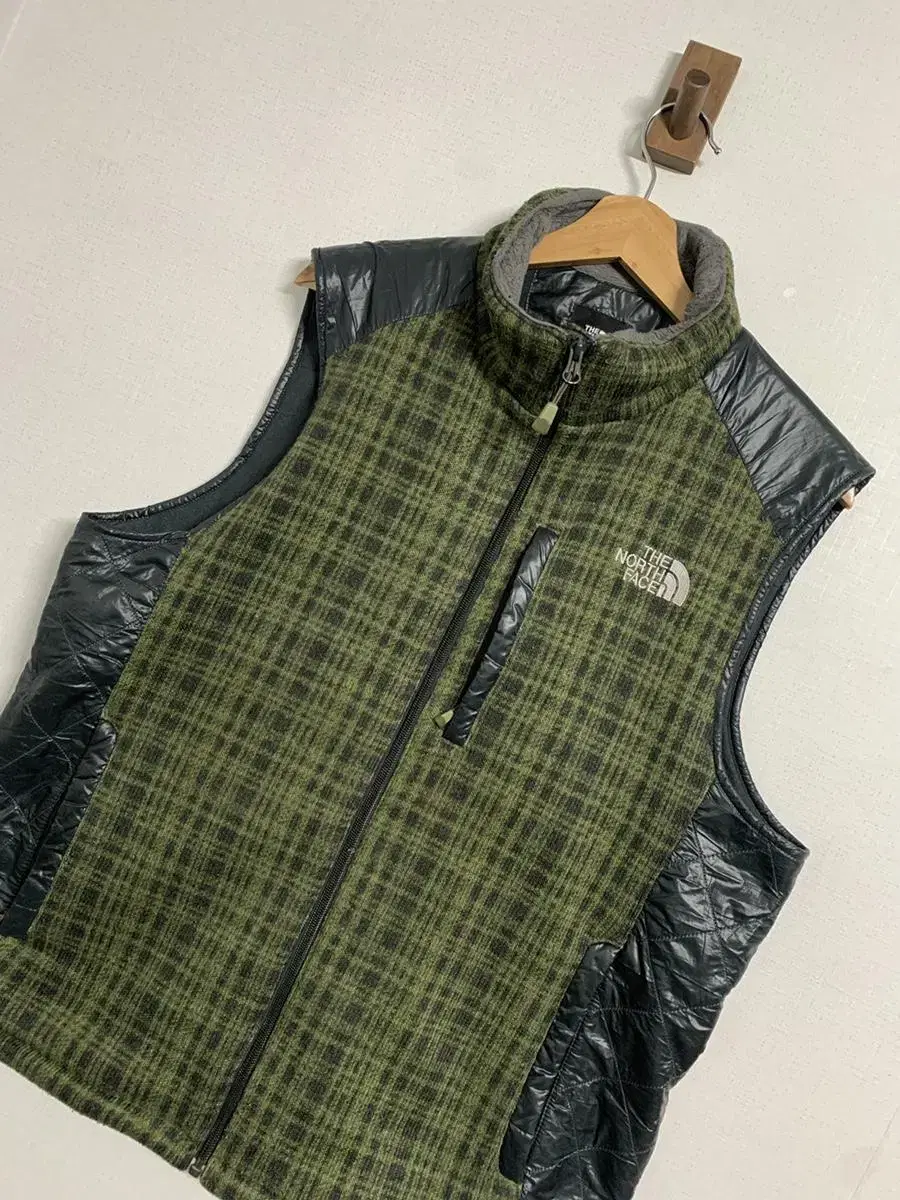 [105]The North Face Check Zip-up Vest Vest