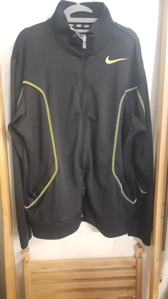 Nike Swoosh DryFit Jersey 105