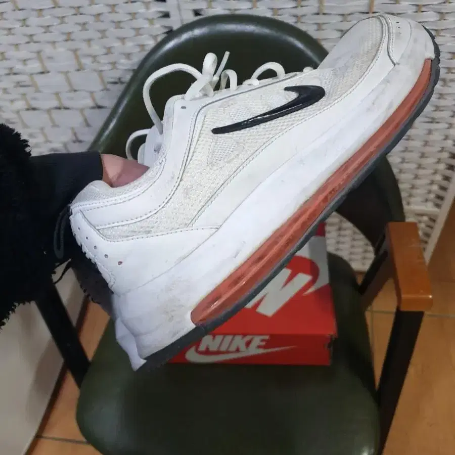 NIKE 나이키 스포츠 에어맥스 AP 베이지 290mm