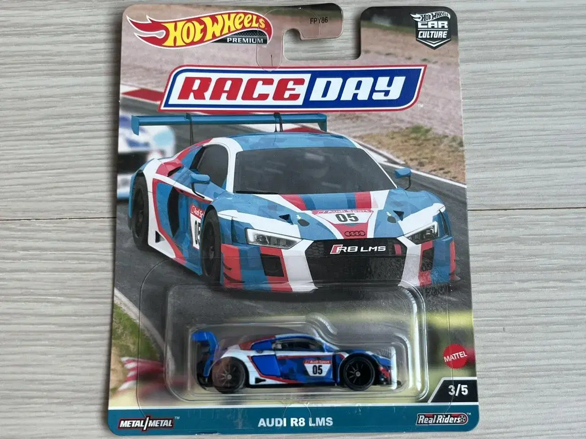 Hot Wheels Premium Race Day Audi R8 LMS