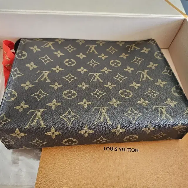 Louis Vuitton 토일렛26