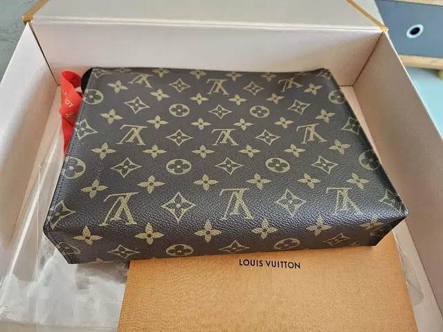 Louis Vuitton 토일렛26