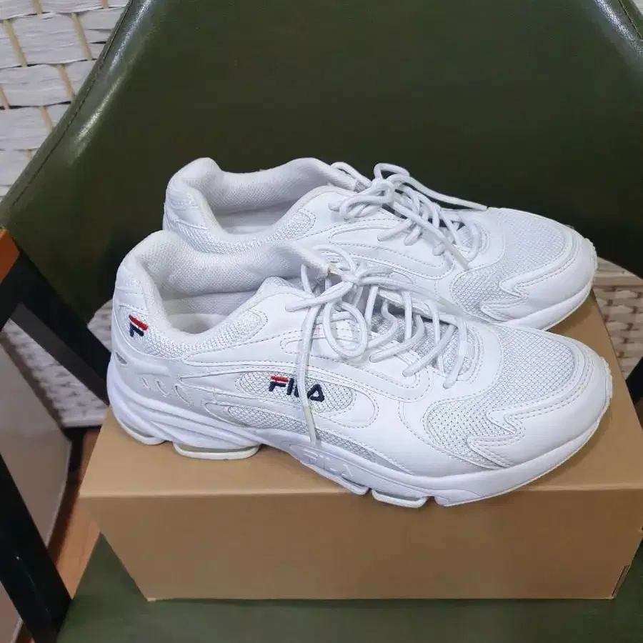 FILA 휠라 스포츠 슈즈 휠라이머지2 라이트 260mm 세탁완료