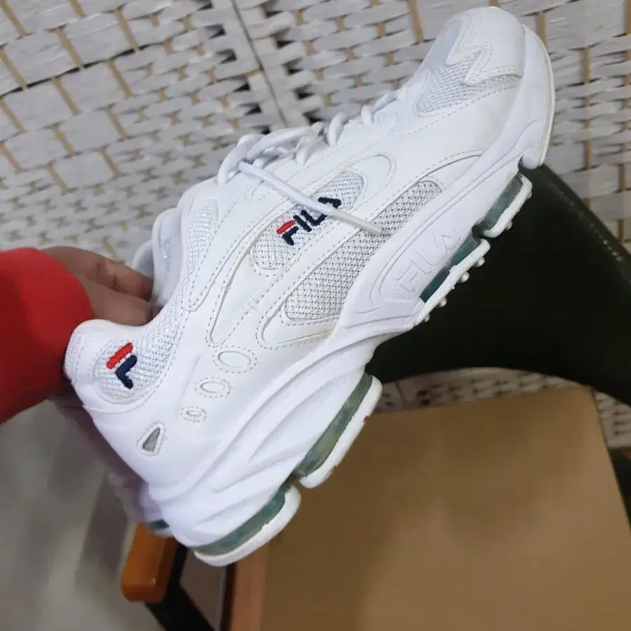 FILA 휠라 스포츠 슈즈 휠라이머지2 라이트 260mm 세탁완료