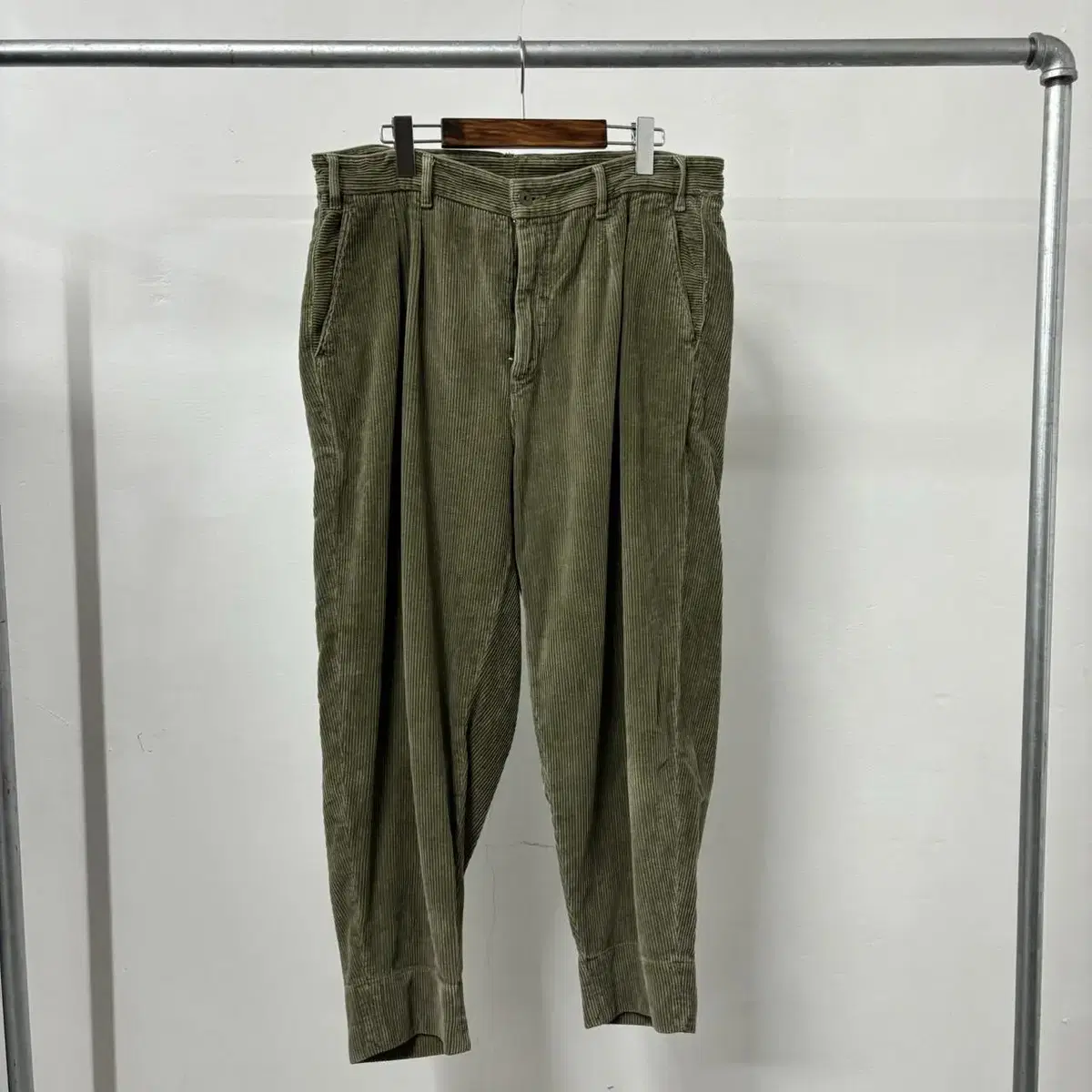 ZARA Corduroy pants Golden pants(35) Quick sale 1.8