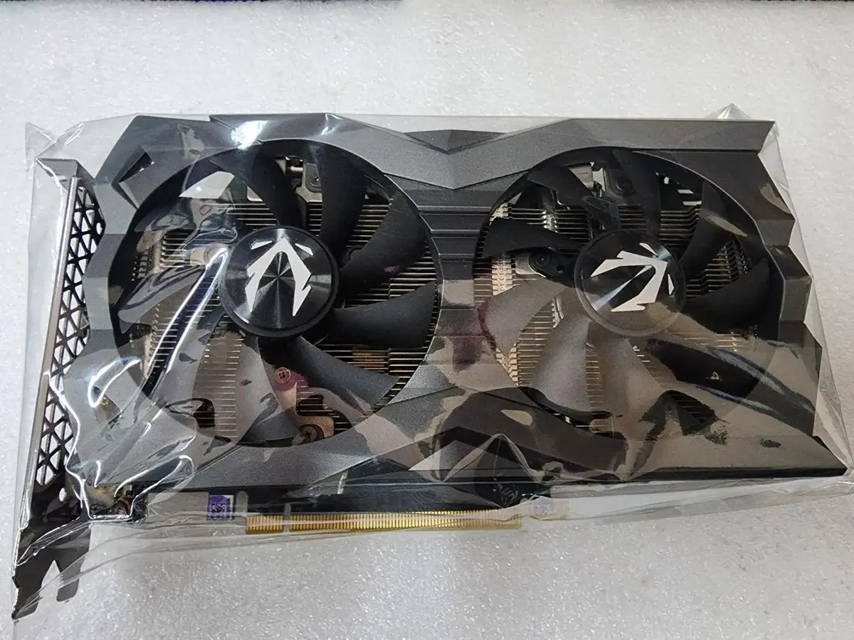 조택코리아 GeForce RTX 2060 6G 판매 합니다.