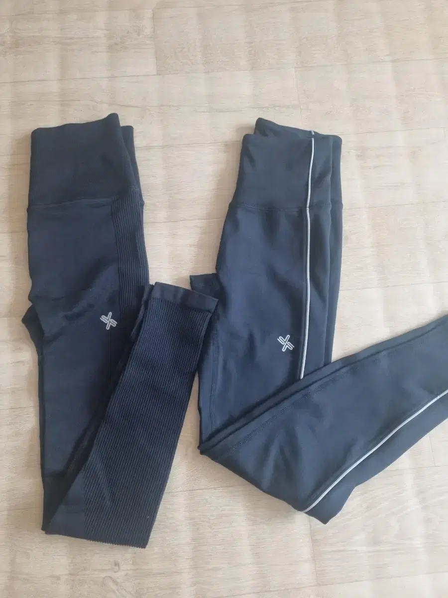 2 pairs of Jeximix leggings