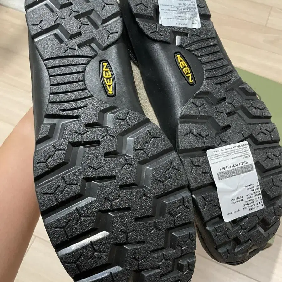 keen 재스퍼 트레킨화 타우페 색상 판매합니다 (275mm)