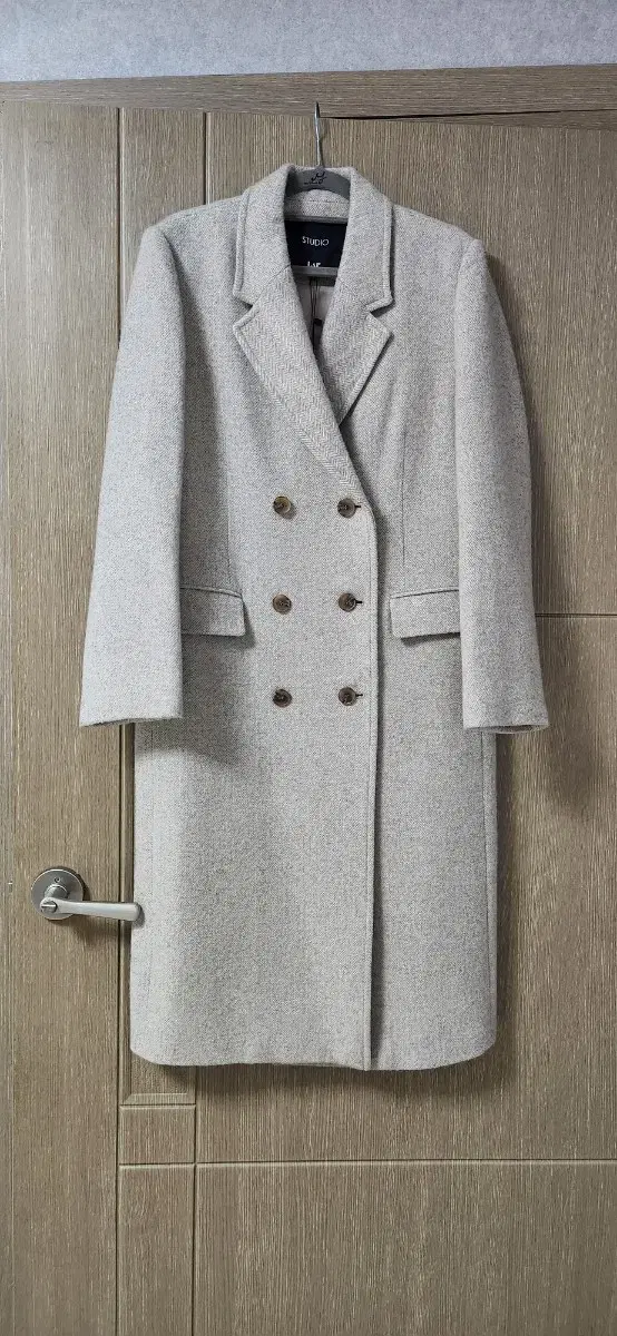 Lap long coat in oatmeal beige