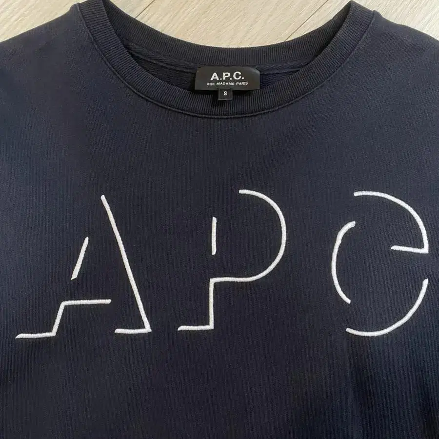 apc 아페쎄 맨투맨