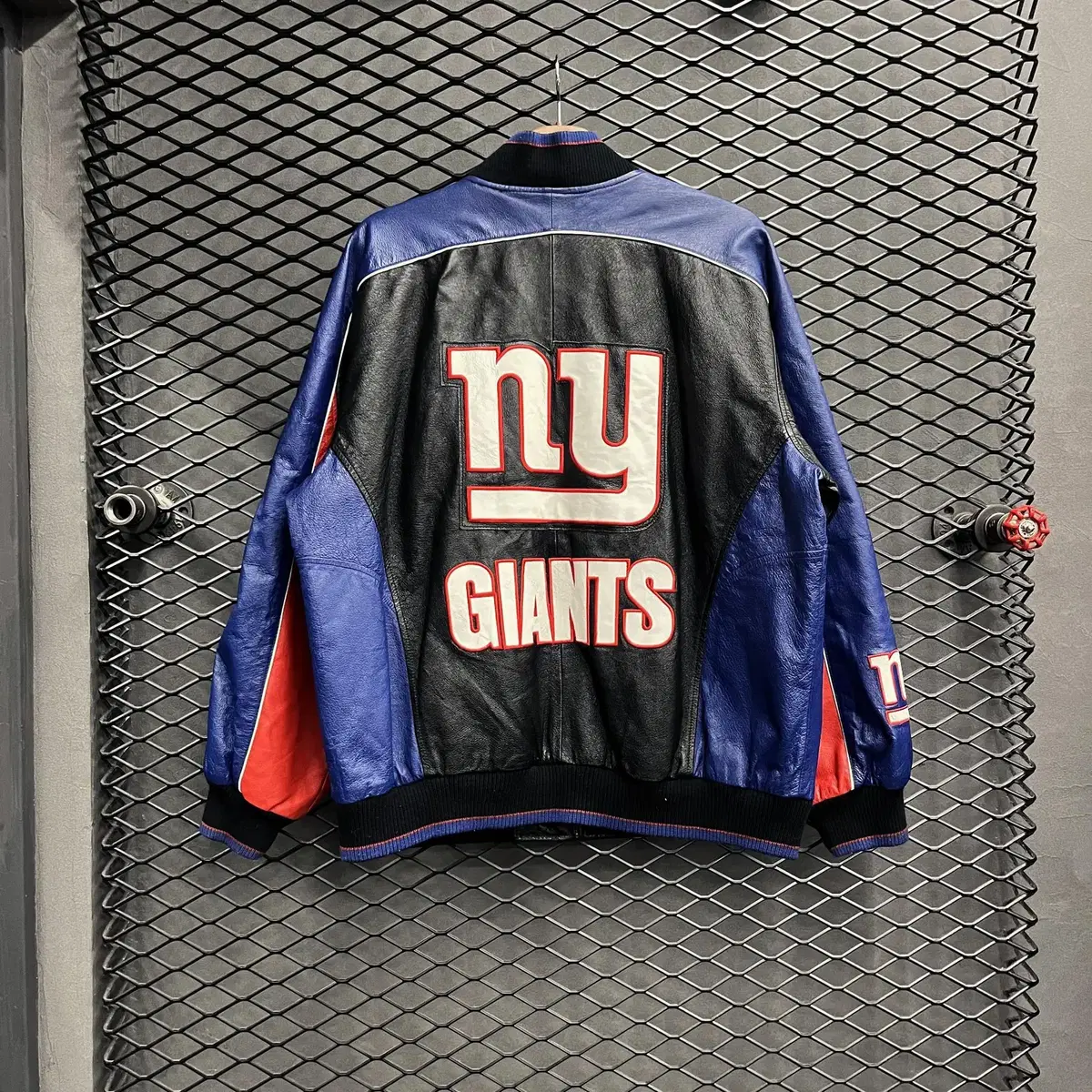 NFL NY GIANTS 블랙&블루 배색 레터링 레더 올드스쿨 바시티자켓