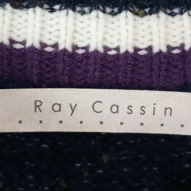 ray cassin 브이넥니트