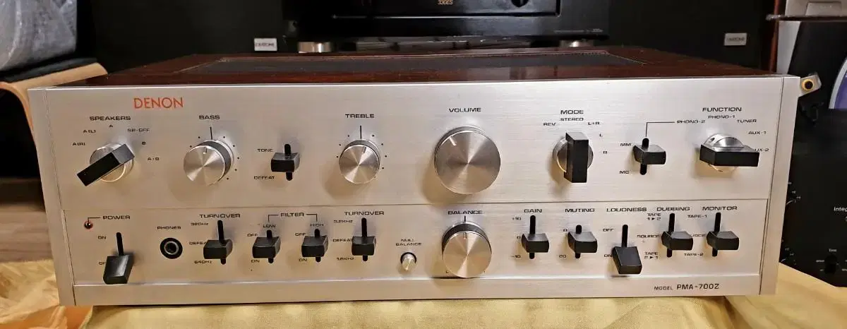 DENON  PMA-700Z