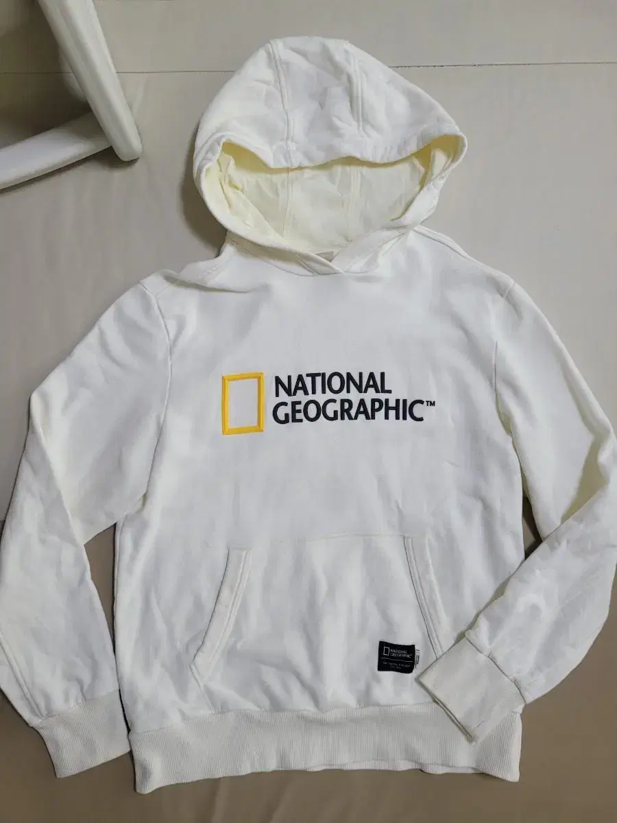 National Geographic Hoodie size L