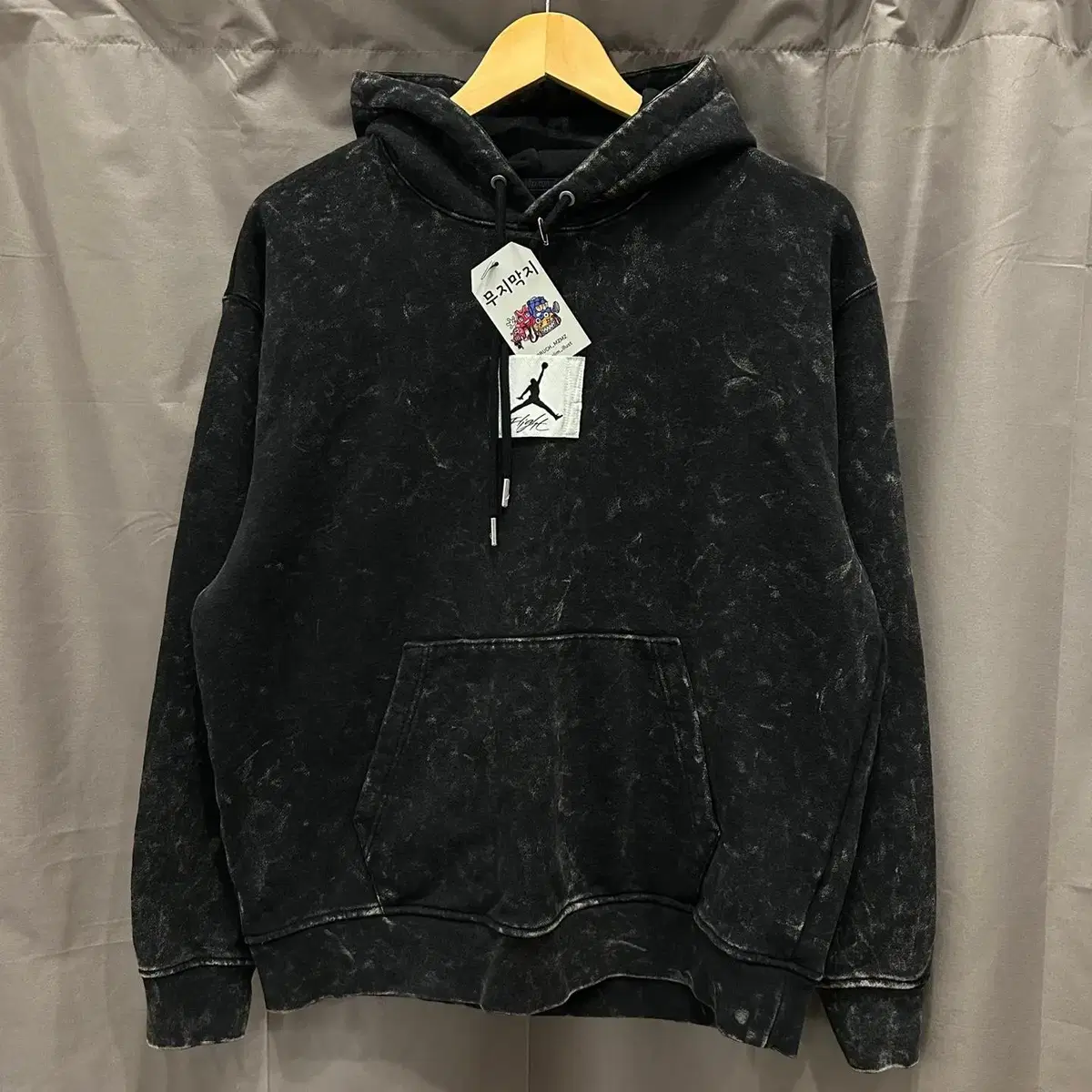 [L] Jordan Wash Hoodie