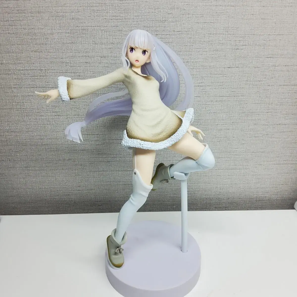 Lizero Emilia Figures