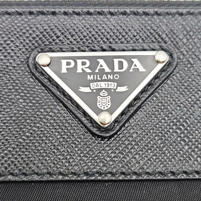 프라다 Prada 사피아노 나일론 삼각 로고 파우치백 + 키링