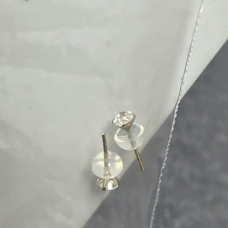 14k 큐빅귀걸이 (큐빅 4mm, 침길이 8mm)