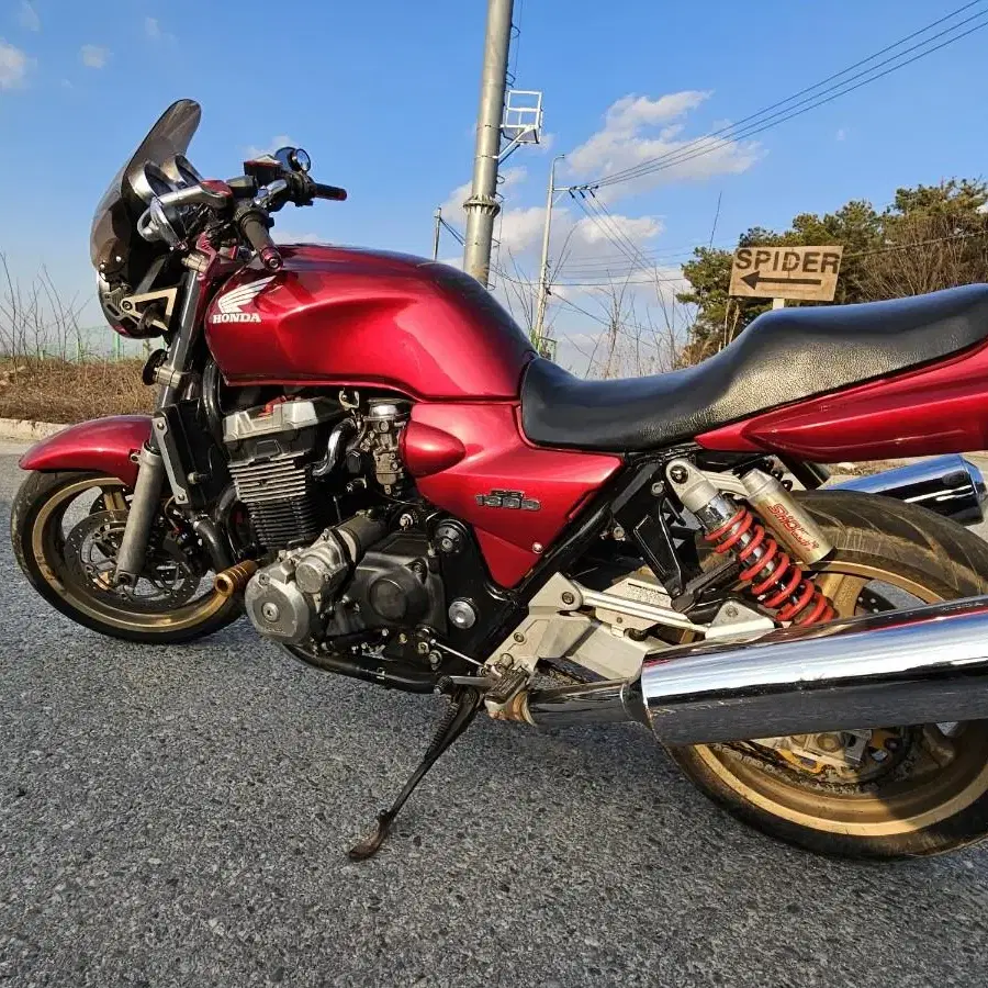 cb1300