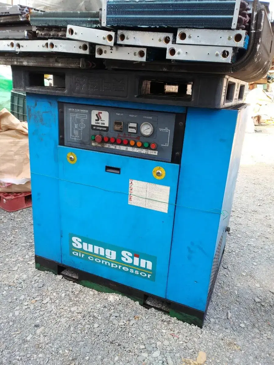 Industrial compressor. 30 hp. Separate tank required