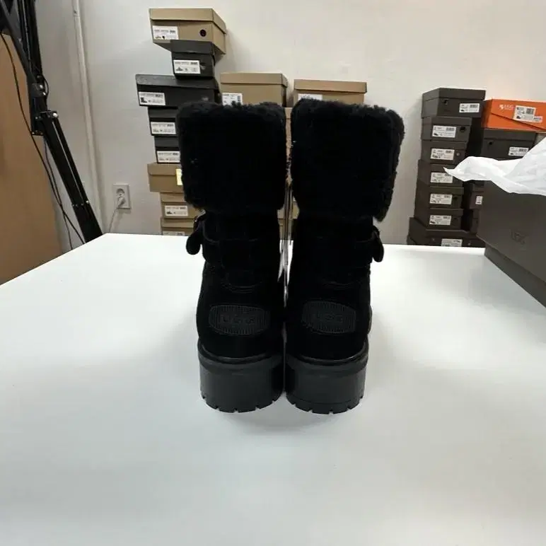 호주UGG 양털 워커 230-235mm팜 새것