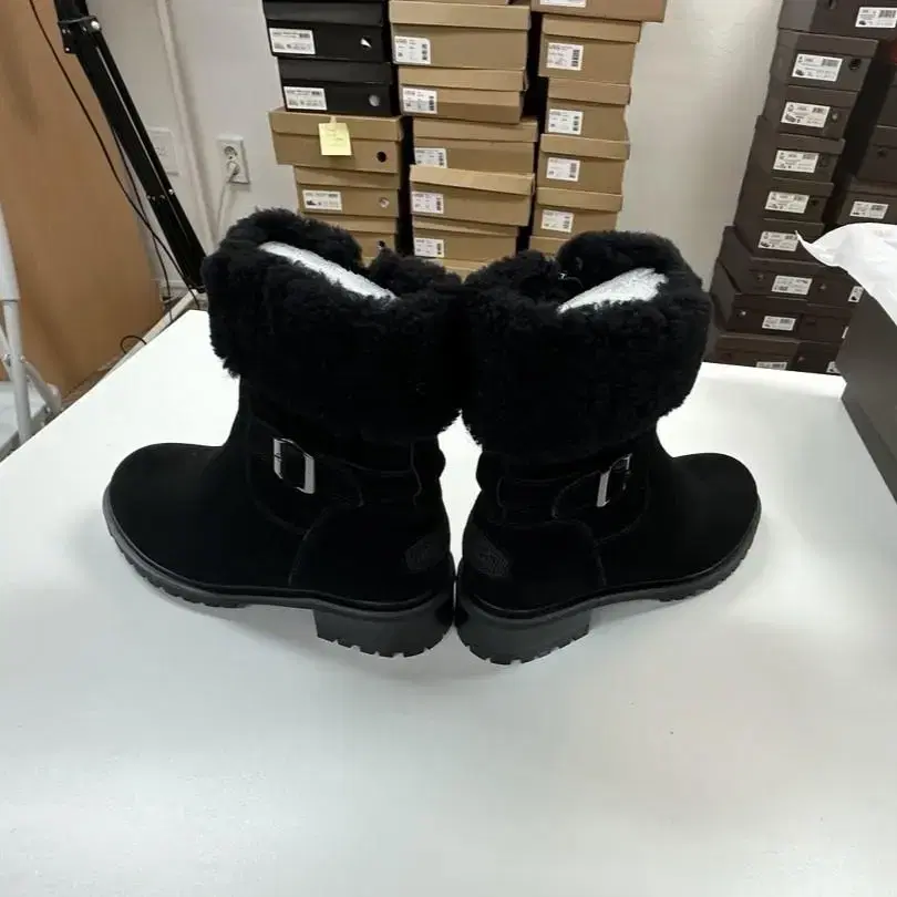 호주UGG 양털 워커 230-235mm팜 새것