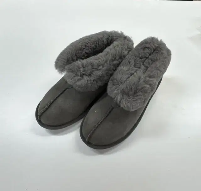 호주UGG 양털 미니부츠 240-245mm팜 새것