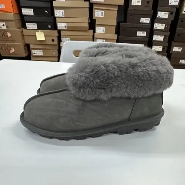 호주UGG 양털 미니부츠 240-245mm팜 새것