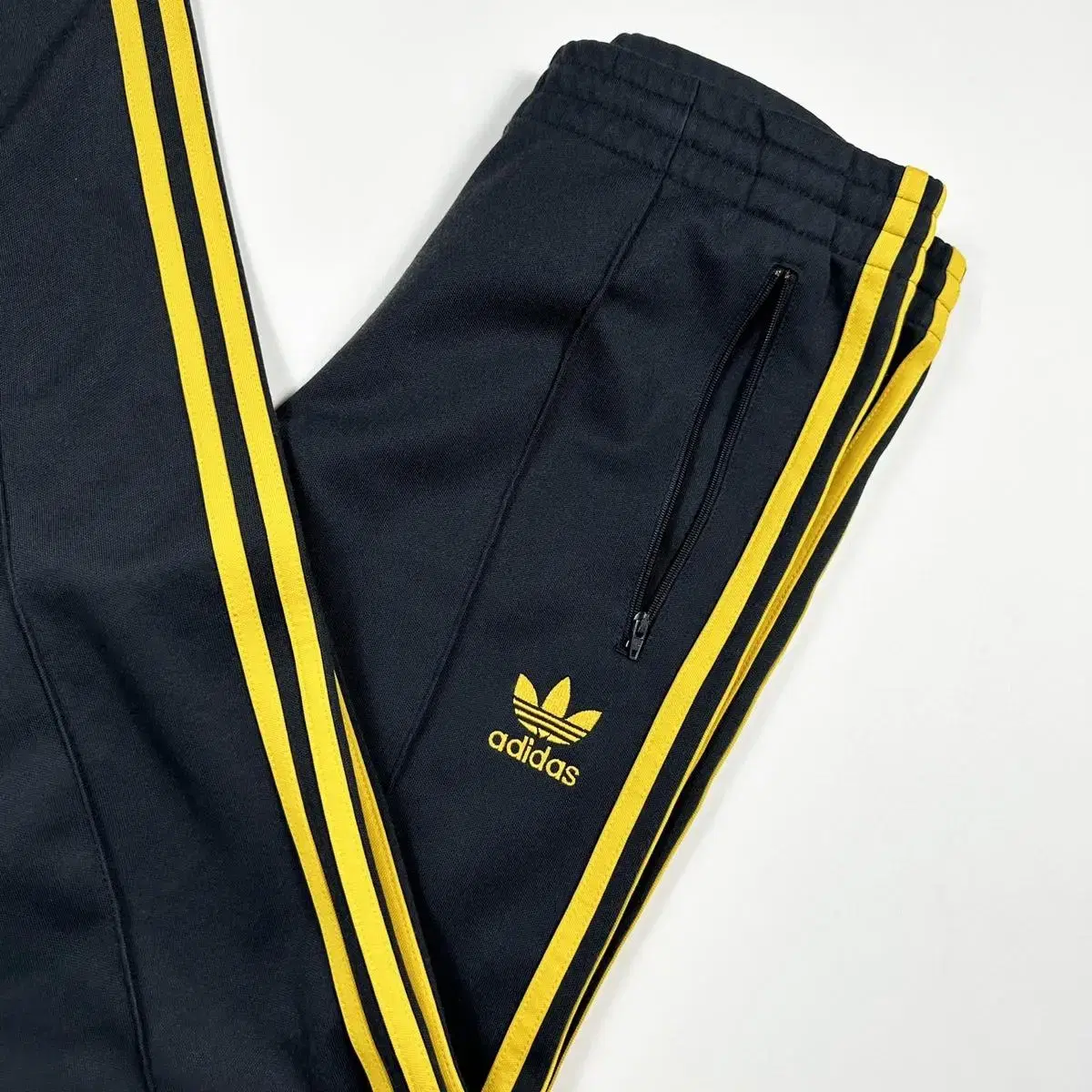 adidas Europa Track Pants (M)