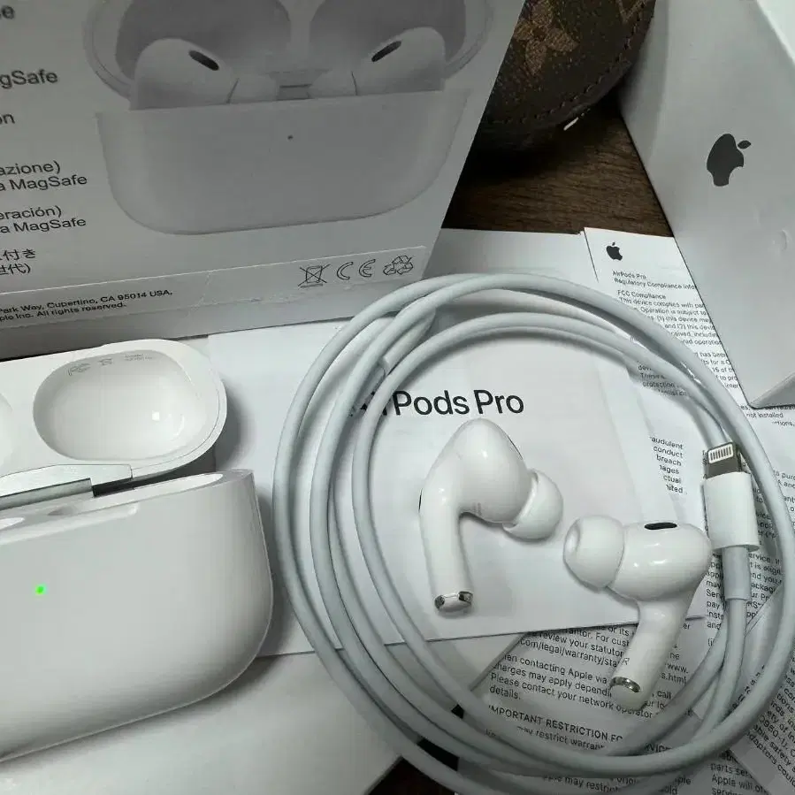 Apple 2023 에어팟 프로 2세대 USB-C 블루투스 이어폰