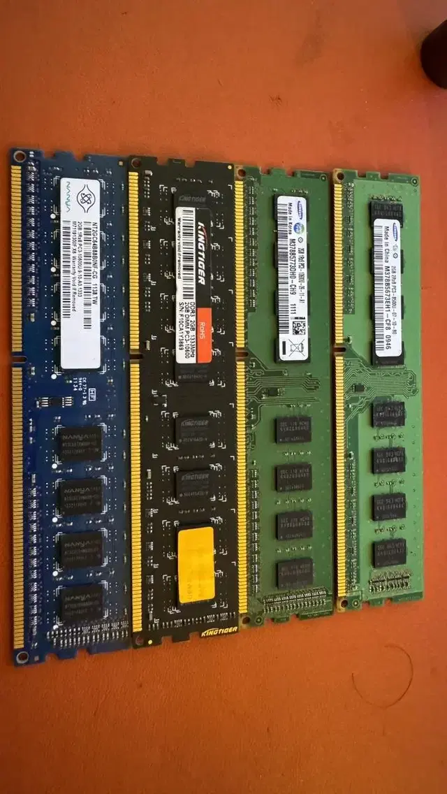 DDR3 PC3  2GB RAM 4개 17000원