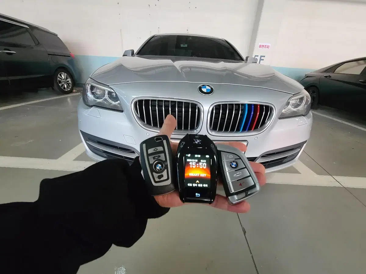 BMW M/X/3/5/7 전시리즈 자동차키 최신형 디스플레이 차키로 개조