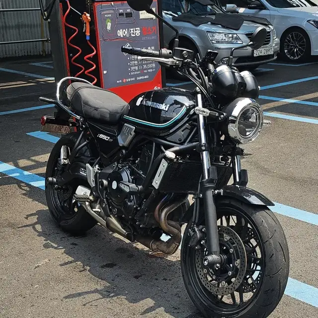 가와사키 Z650RS