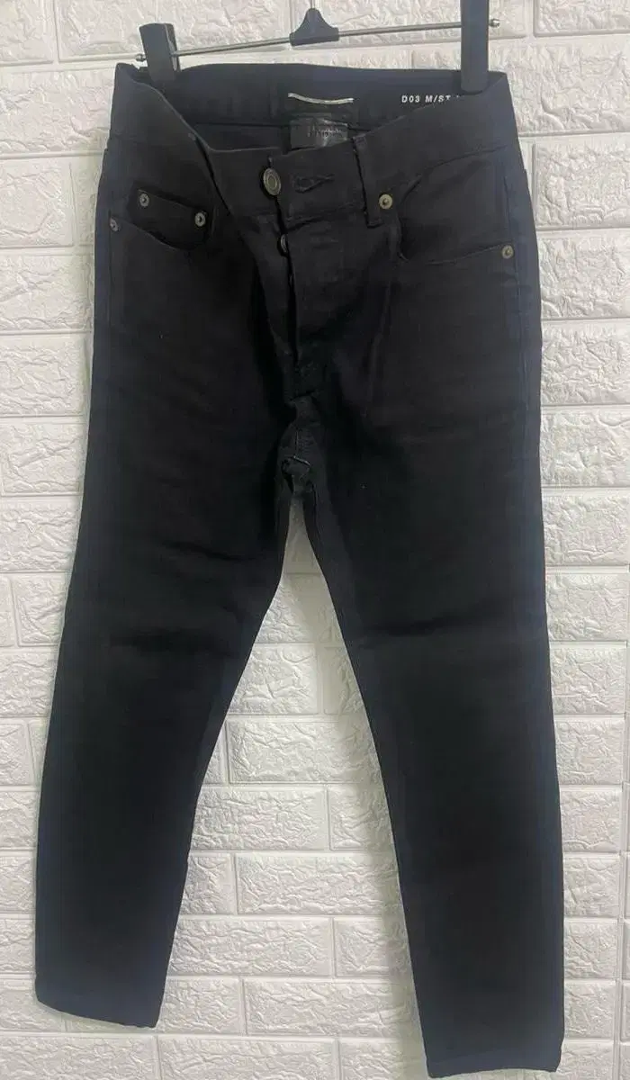 Saint Laurent slim jeans (size 27)