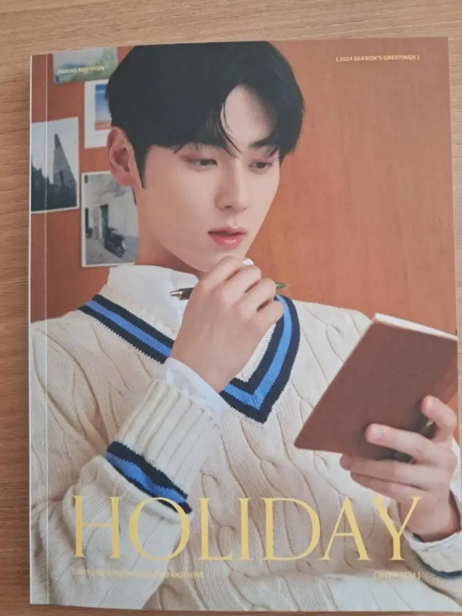 2024 hwang minhyun seasons greetings Photobooks