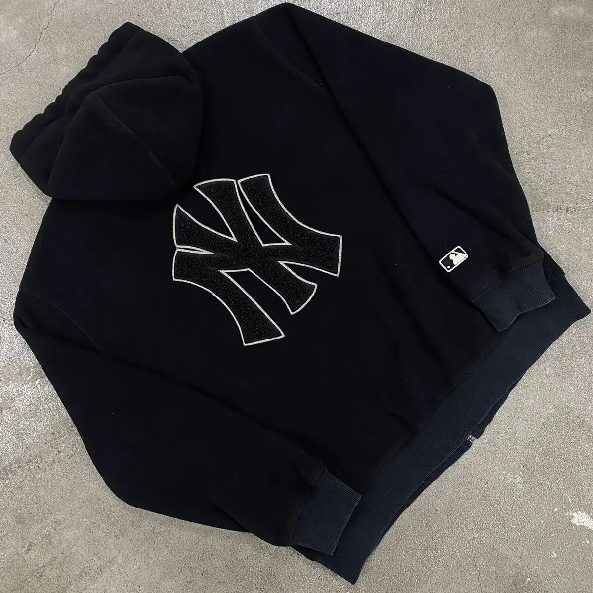 MLB New York Yankees Big Logo Fleece Hoodie Zip Up